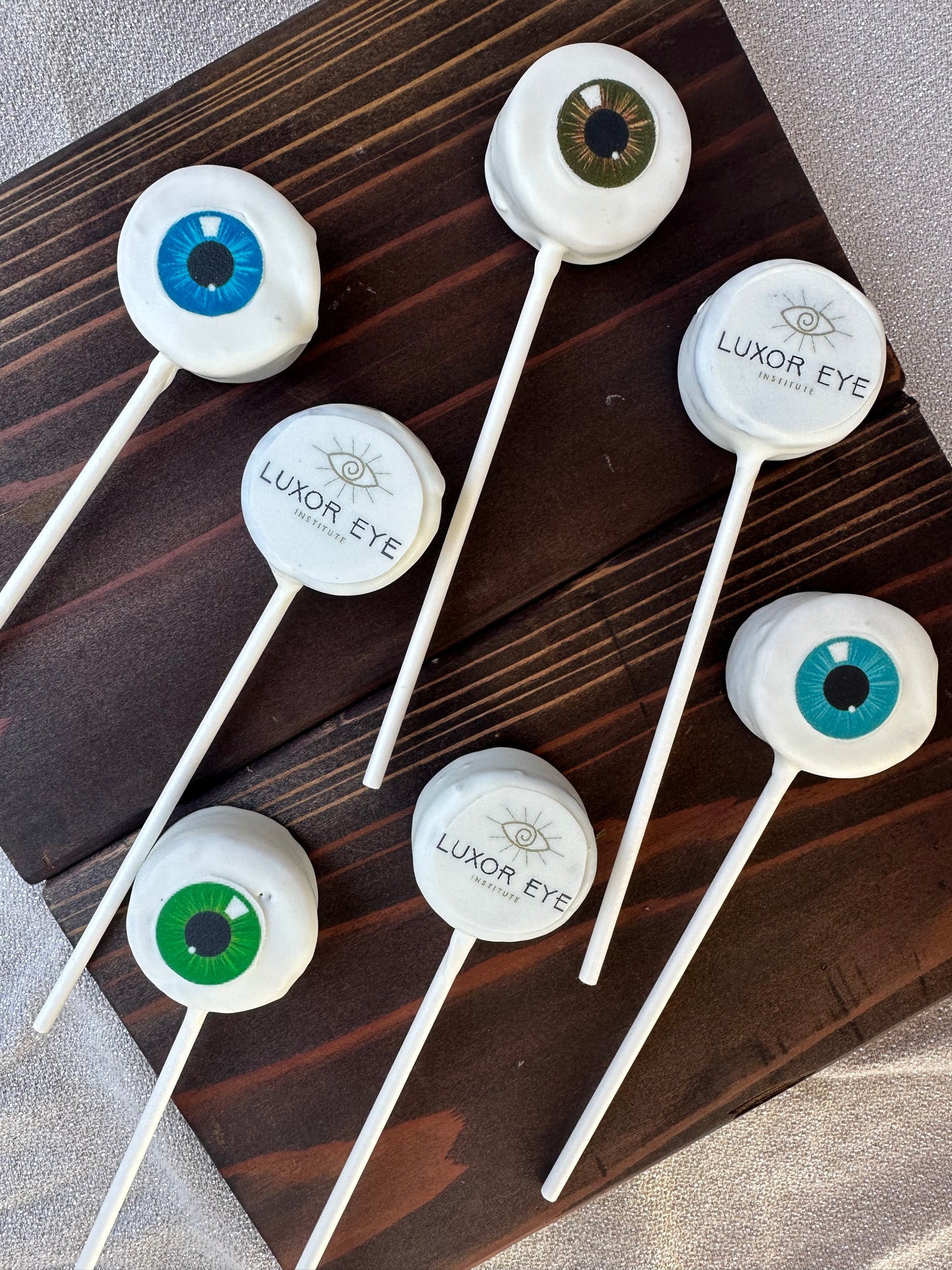 Branded image cakepops