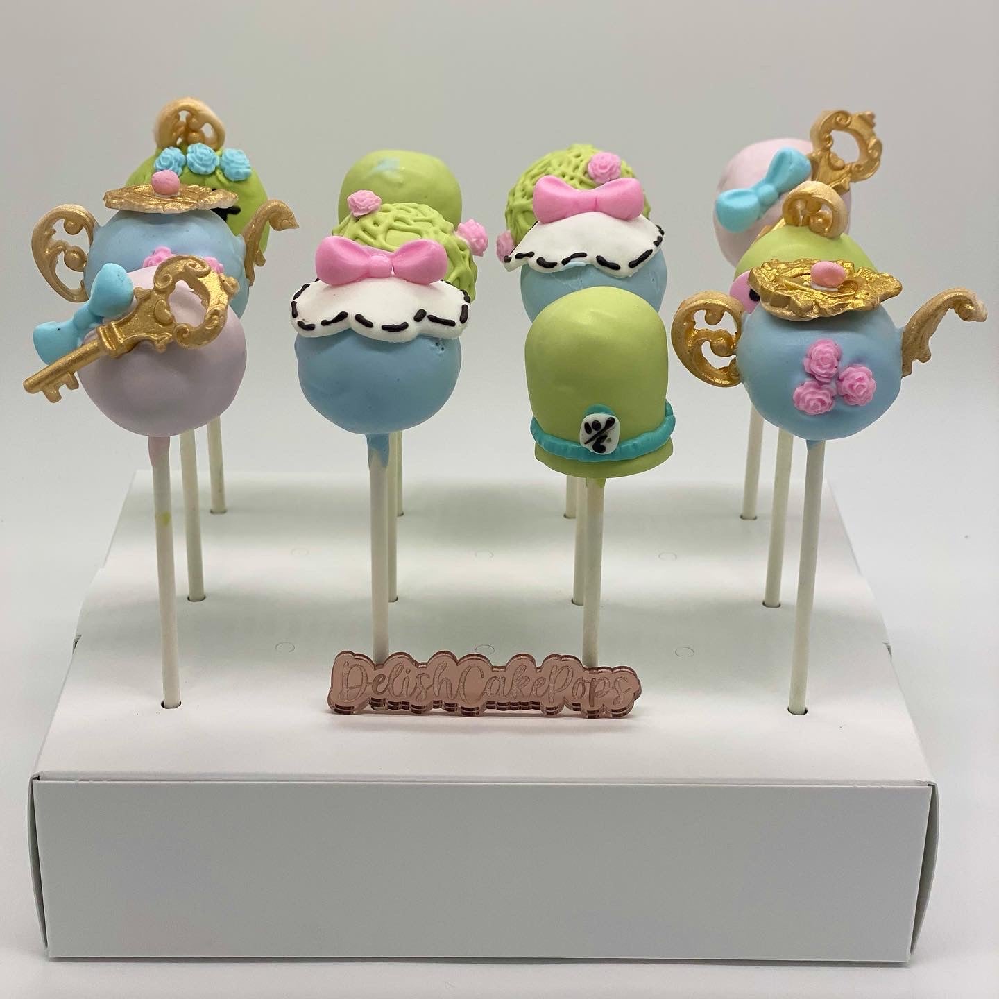 3 to 4 designs - Custom Cakepops